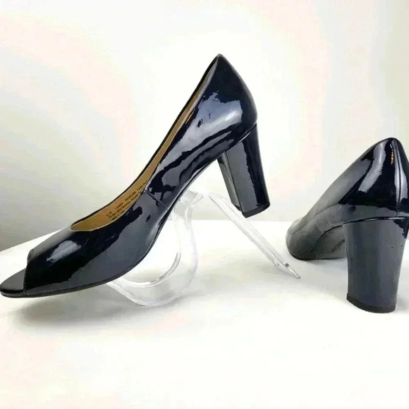 Black Super Chic Heel - Picture 7 of 9